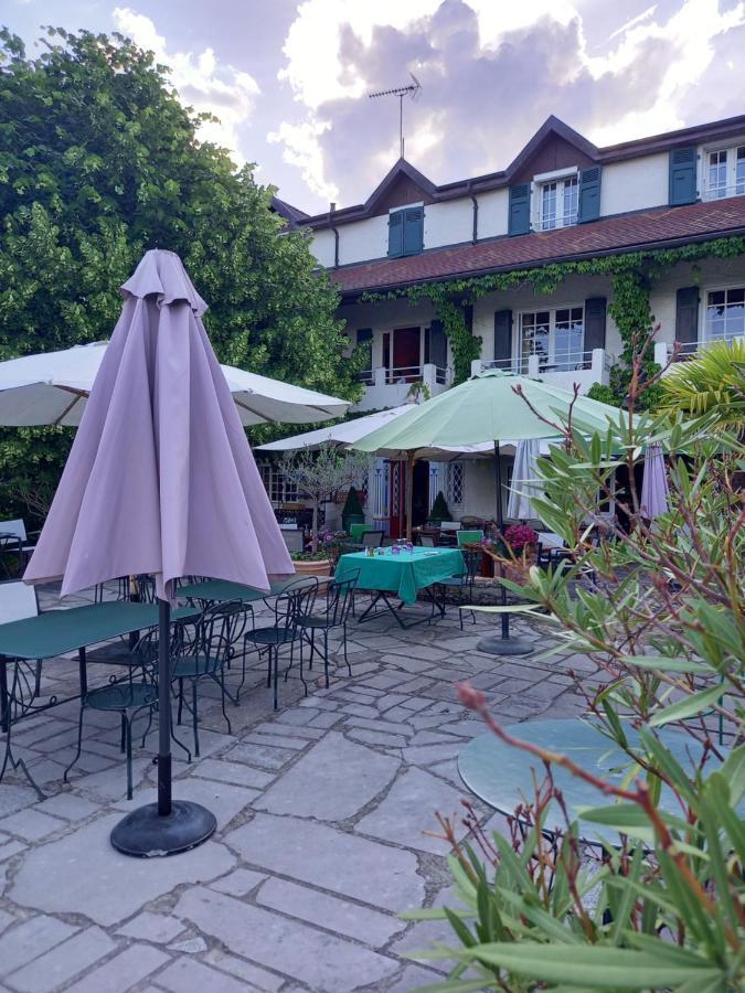Auberge Des Chasseurs Échenevex Esterno foto
