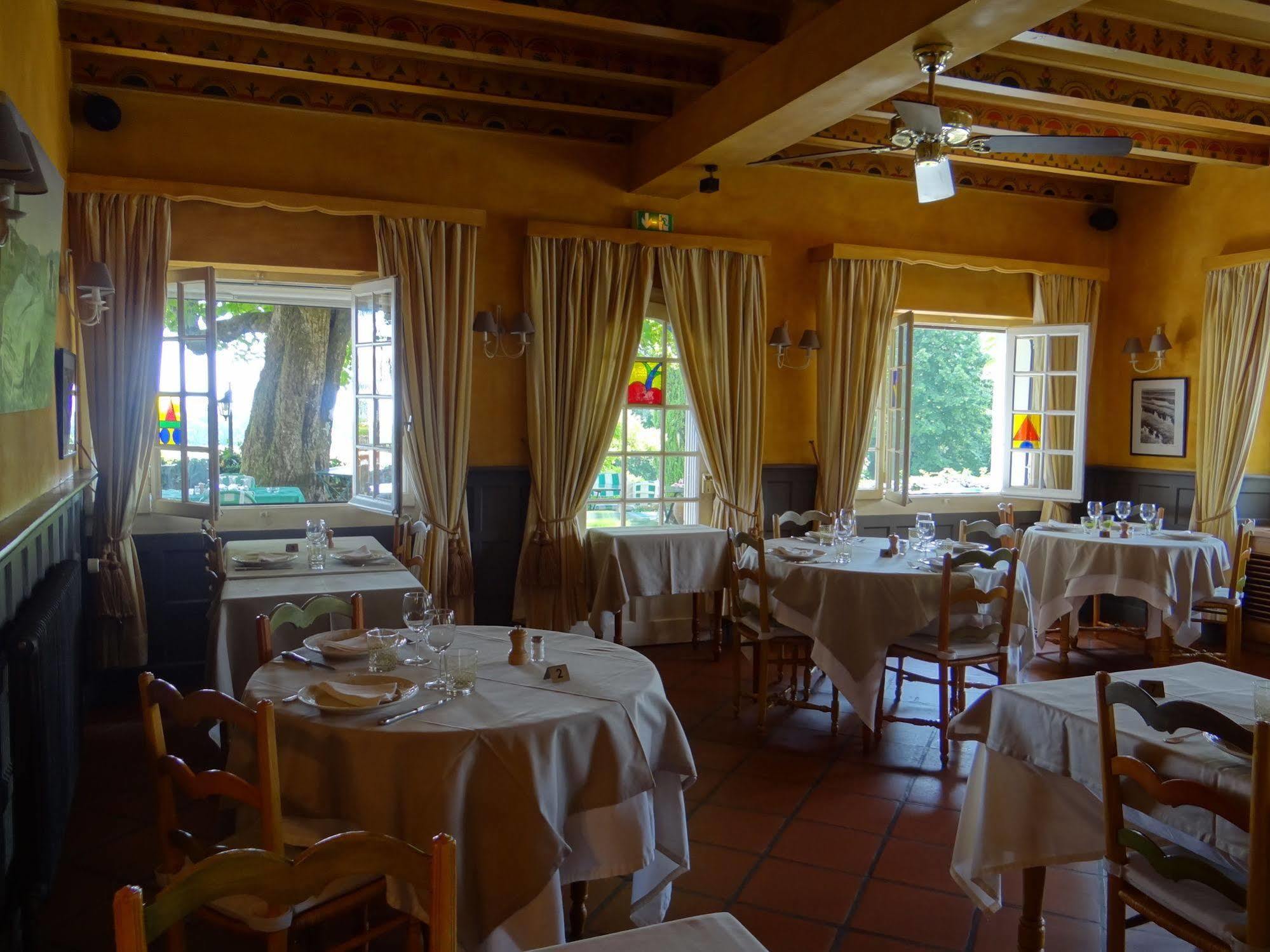 Auberge Des Chasseurs Échenevex Esterno foto