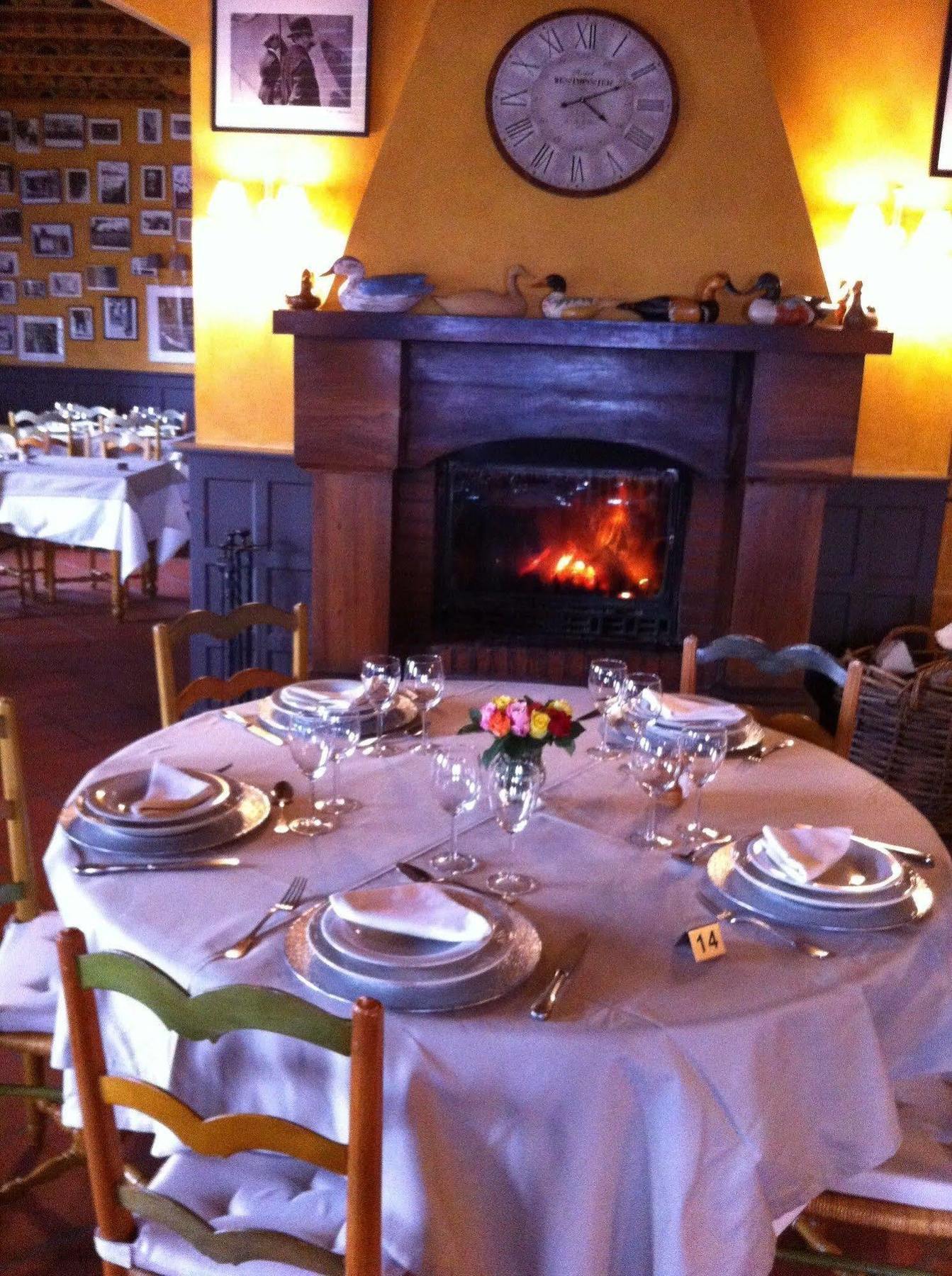 Auberge Des Chasseurs Échenevex Esterno foto