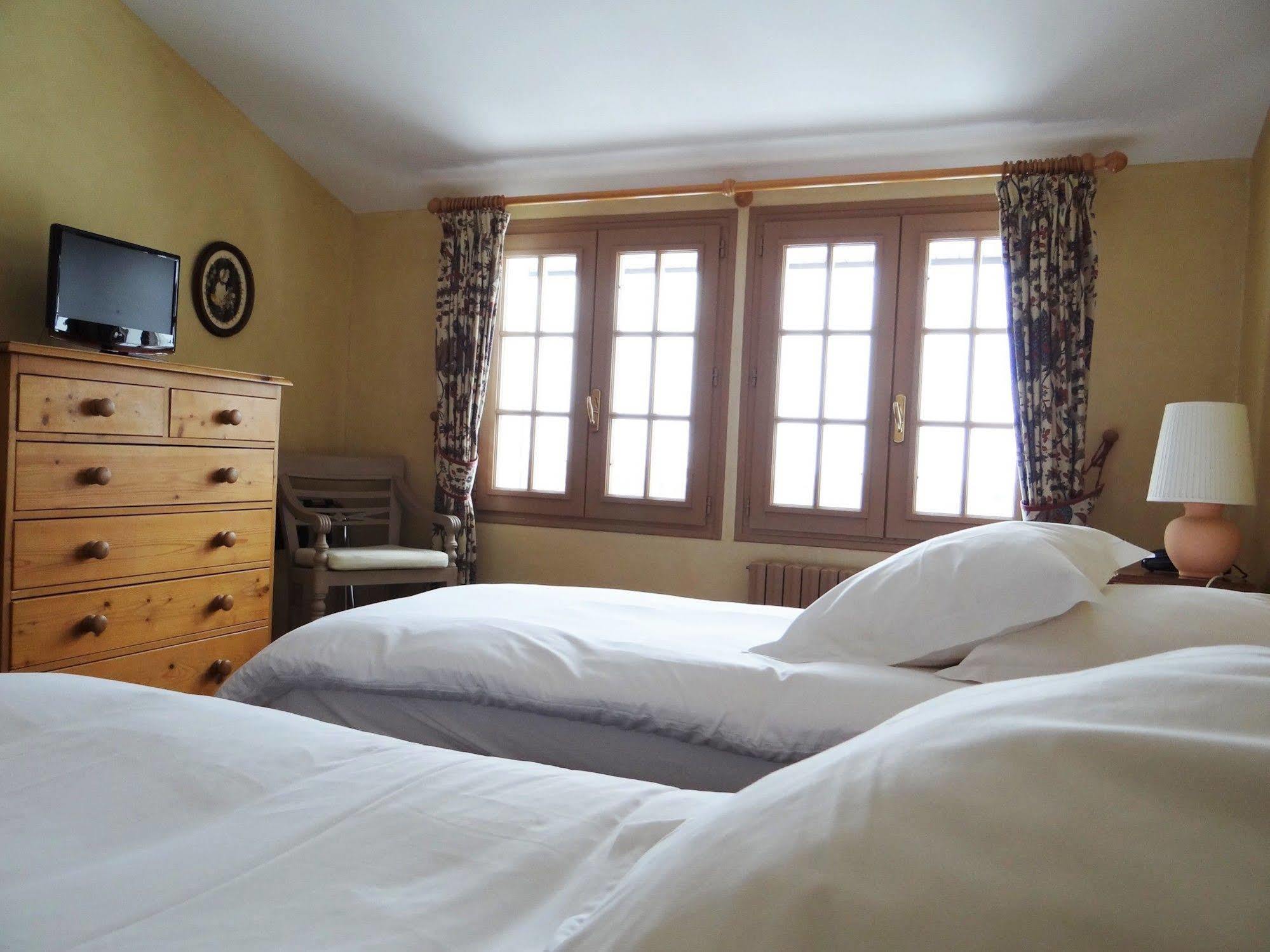 Auberge Des Chasseurs Échenevex Esterno foto