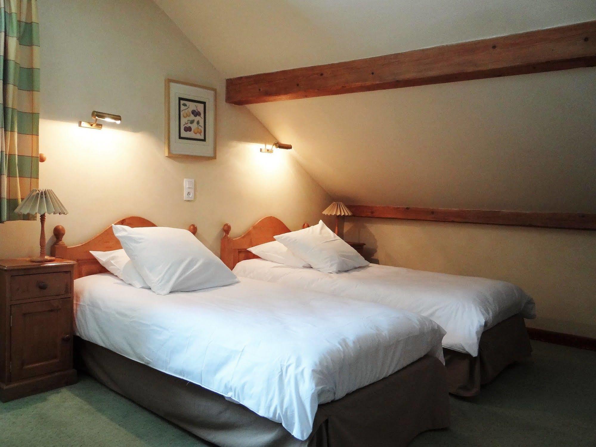 Auberge Des Chasseurs Échenevex Esterno foto