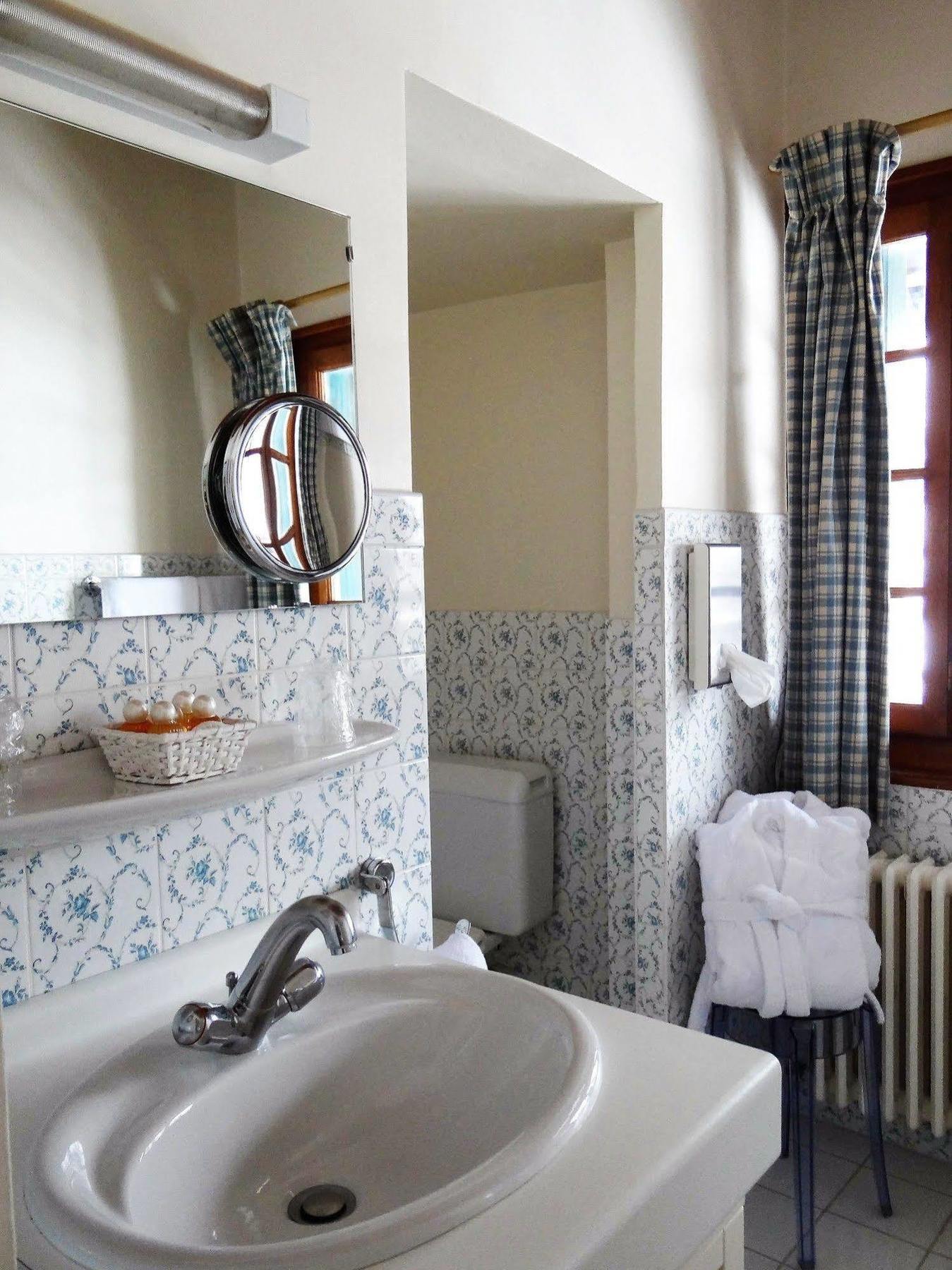 Auberge Des Chasseurs Échenevex Esterno foto